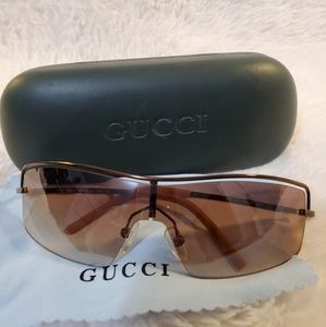 Gucci Sunglasses with Case and Cloth